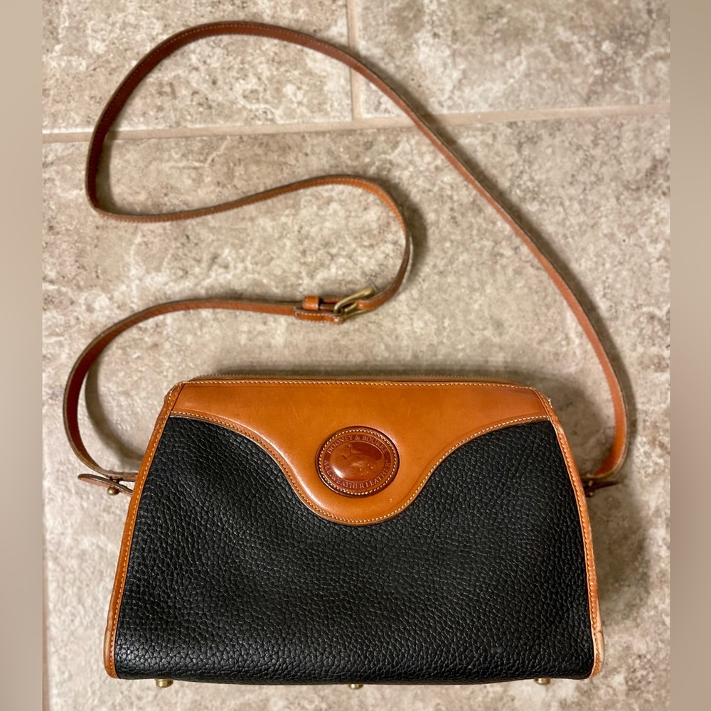 Vintage Dooney and Bourke Leather Purse